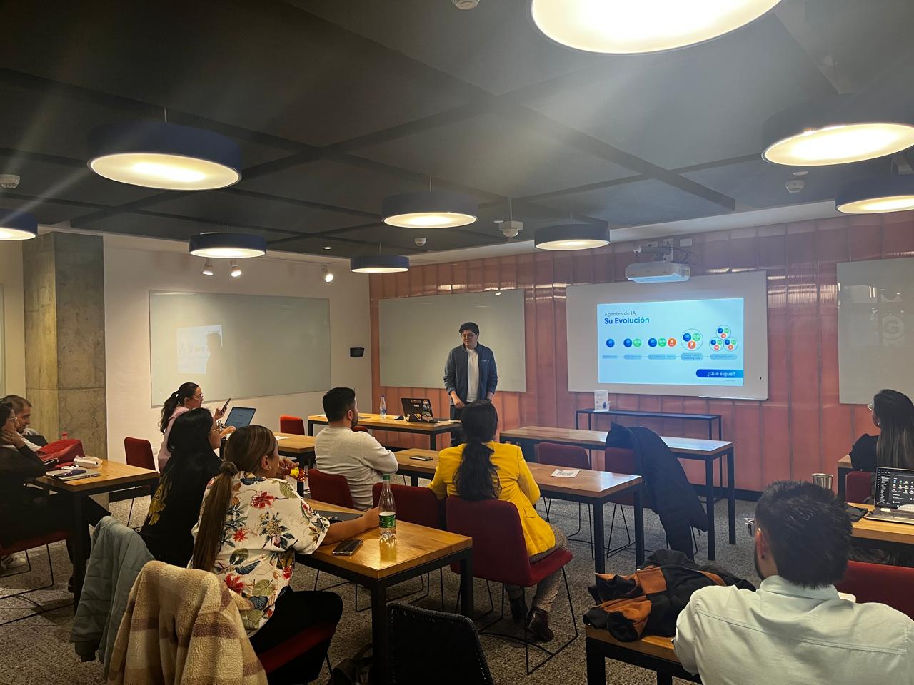 Detalle de la mesa de registro y branding del evento